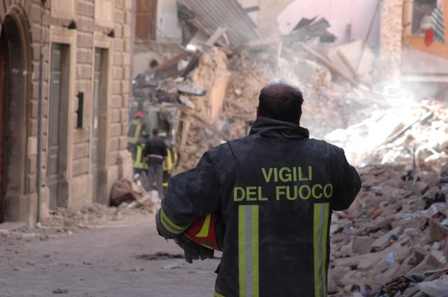 TerremotoLAquila_20090406-151917-DSC_7841.jpg